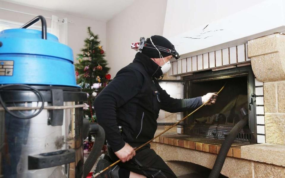 ramoneur-cheminee-ramonage-feu-ouvet-ramonage-insert-ramonage-chaudiere